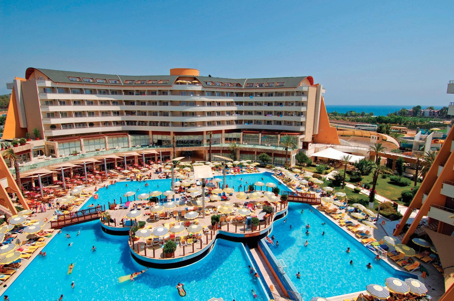 Мая отель турция аланья. Отель Алайя Резорт 5 Алания пляж отеля. First class Hotel 5 Турция. Отель Турция для 3 лет.